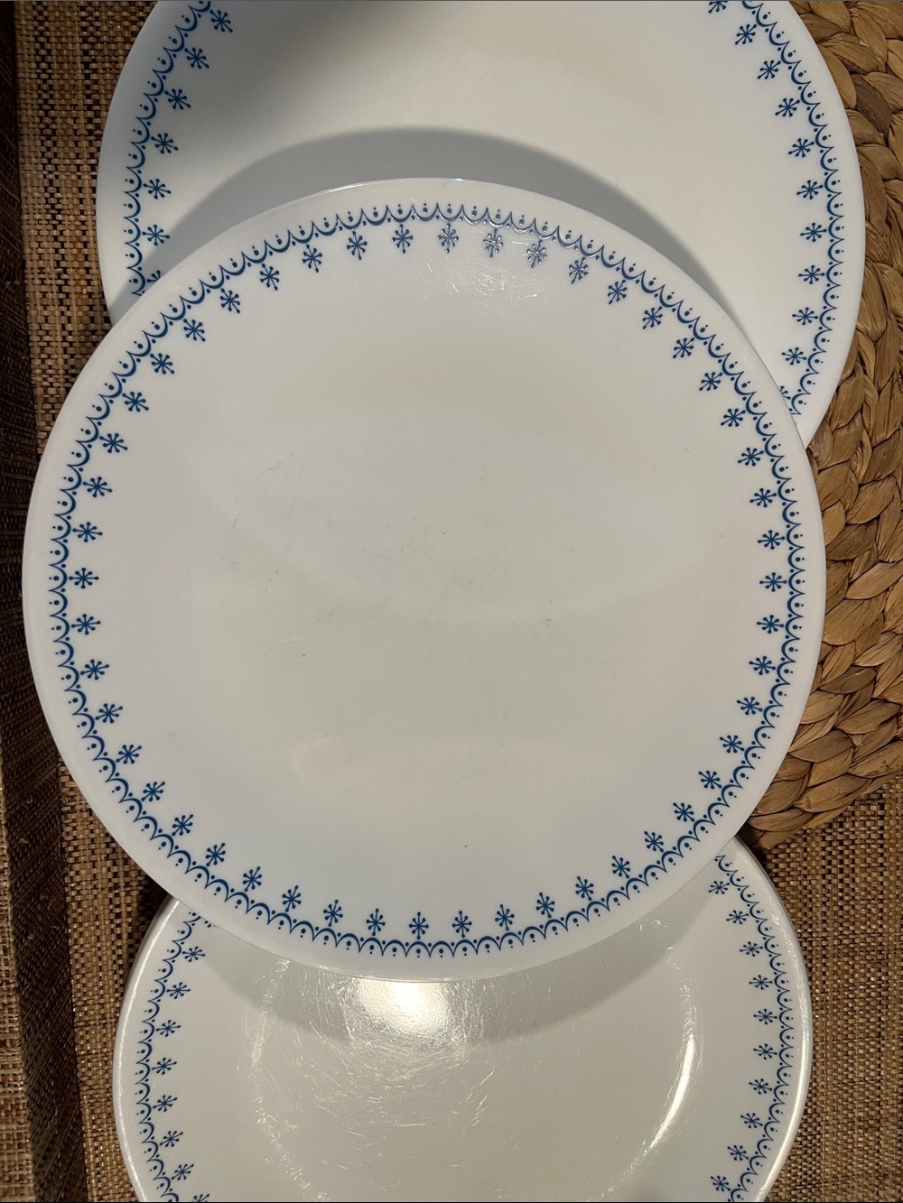 8 pc Corelle Blue Snowflake Plate Set 10.25" - Picture 6 of 7